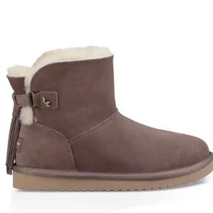 New Koolaburra boots by UGG size 8